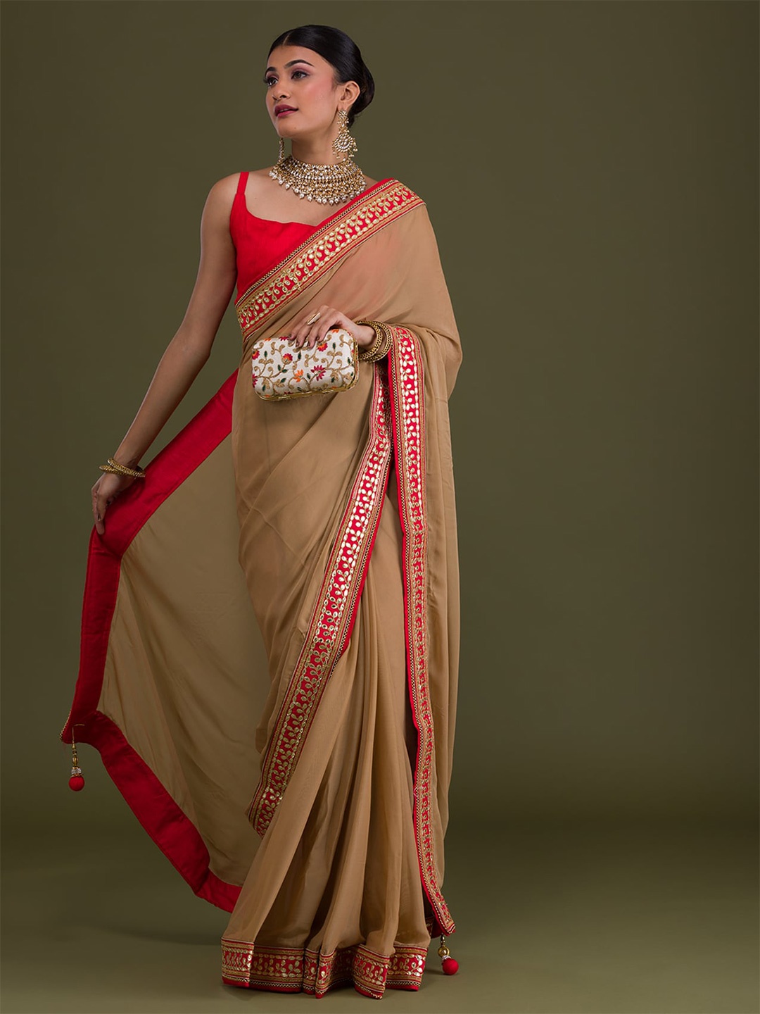 

Koskii Gold-Toned & Red Embroidered Saree