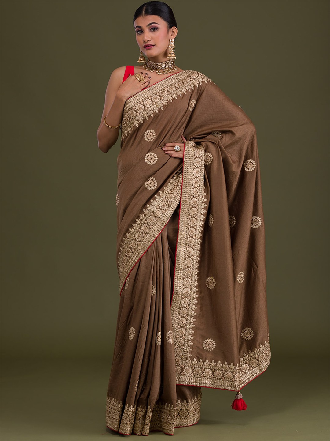 

Koskii Brown & Gold-Toned Floral Gotta Patti Art Silk Saree