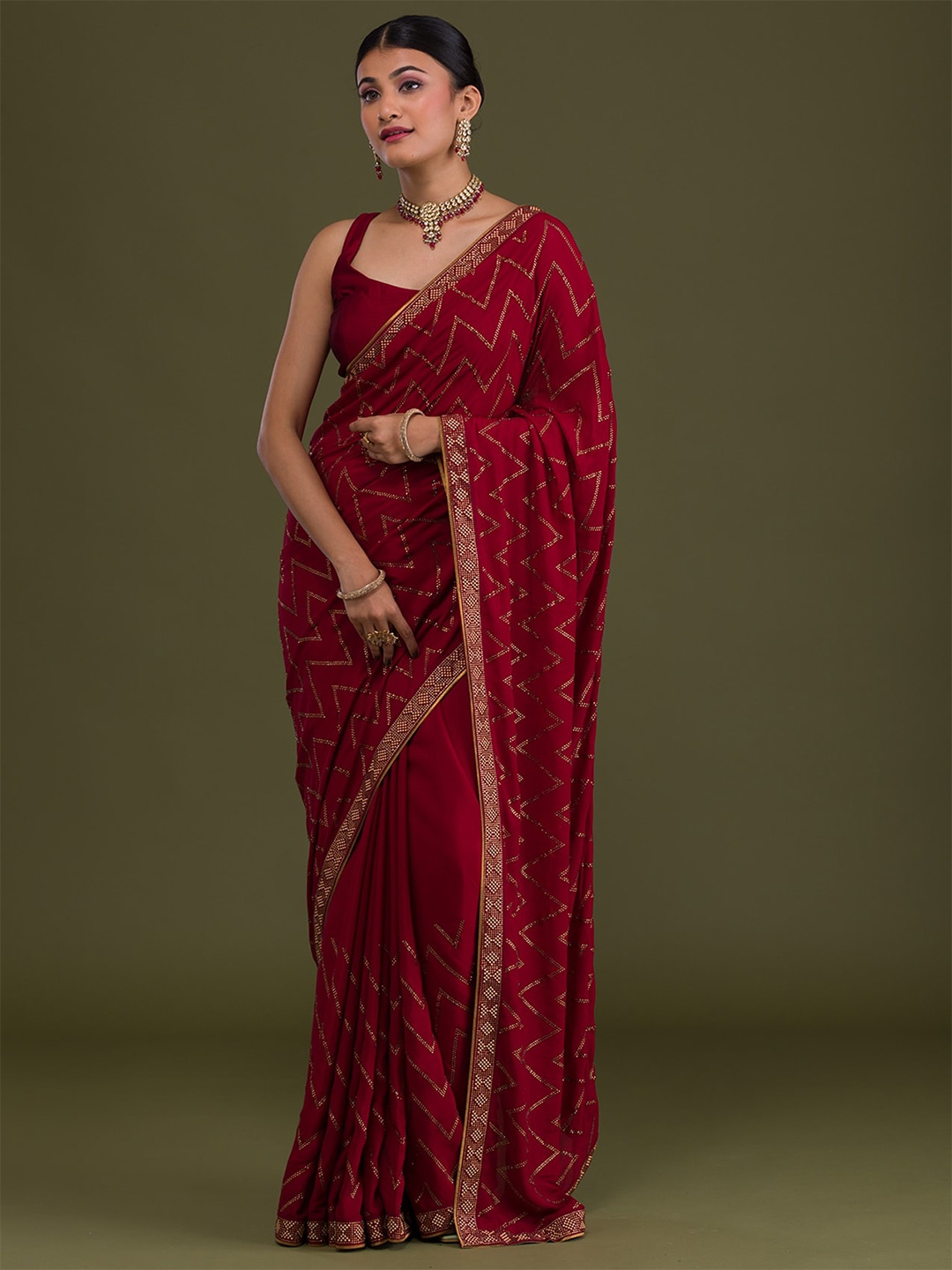 

Koskii Maroon & Gold-Toned Embellished Beads and Stones Saree