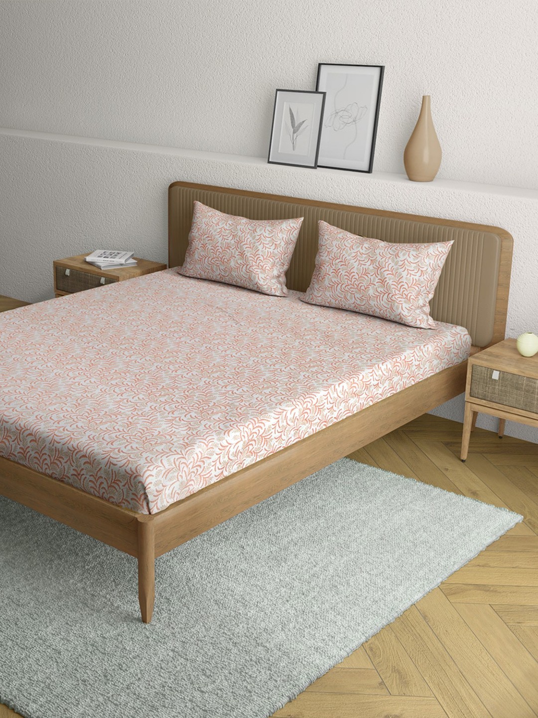 

Anaqa by Pantaloons Pink & White Graphic 144 TC King Bedsheet with 2 Pillow Covers