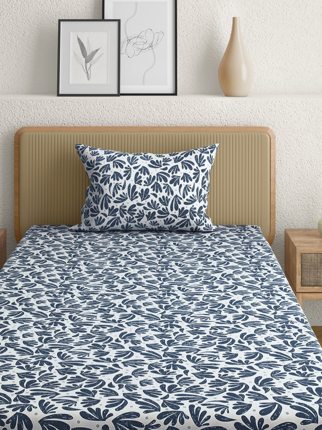 

Anaqa by Pantaloons Navy Blue & White Floral 144 TC Single Bedsheet with 1 Pillow Covers