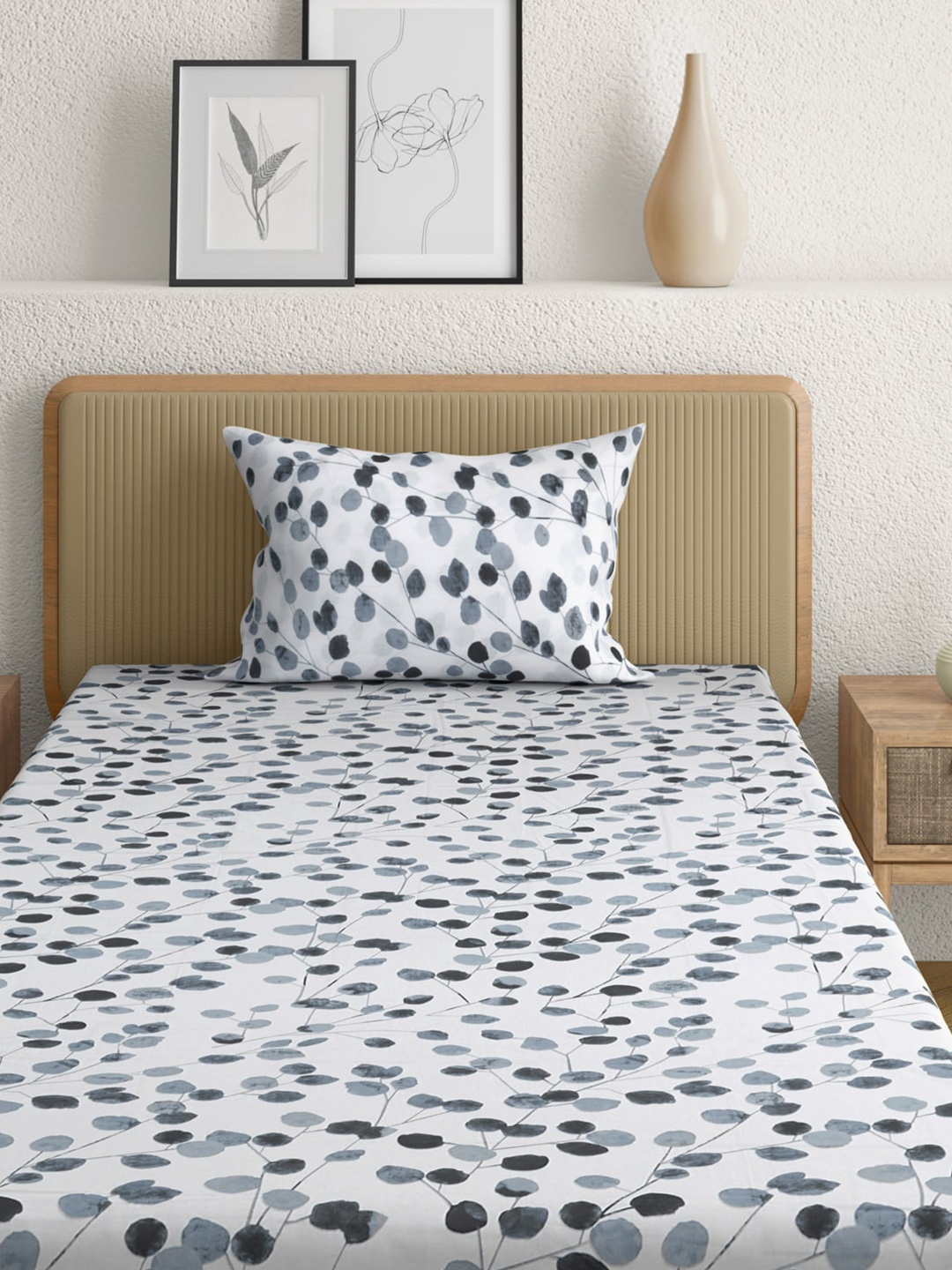 

Anaqa by Pantaloons White & Grey Floral 144 TC Single Bedsheet with 1 Pillow Covers