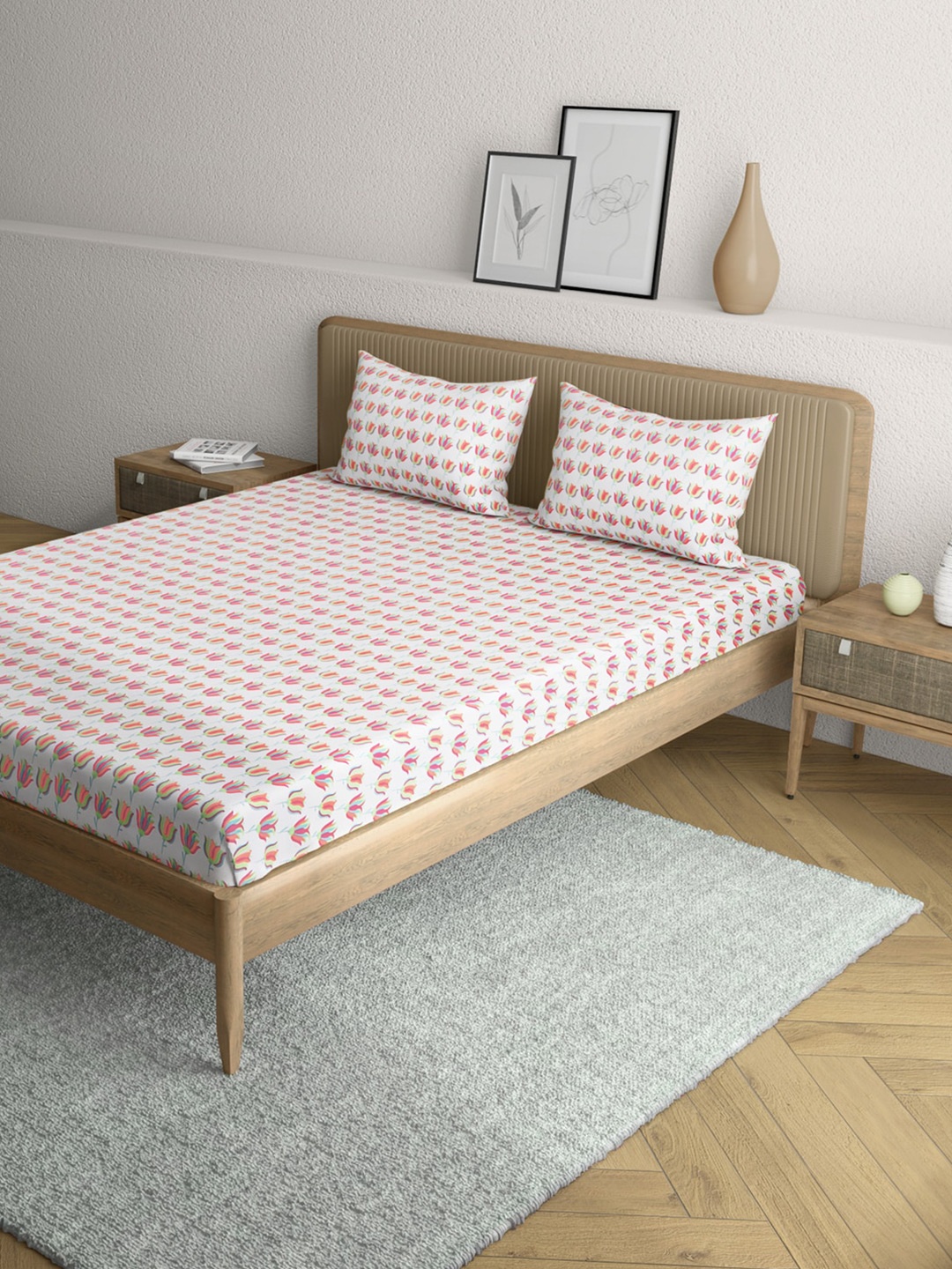 

Anaqa by Pantaloons White & Pink Floral 144 TC Queen Bedsheet with 2 Pillow Covers