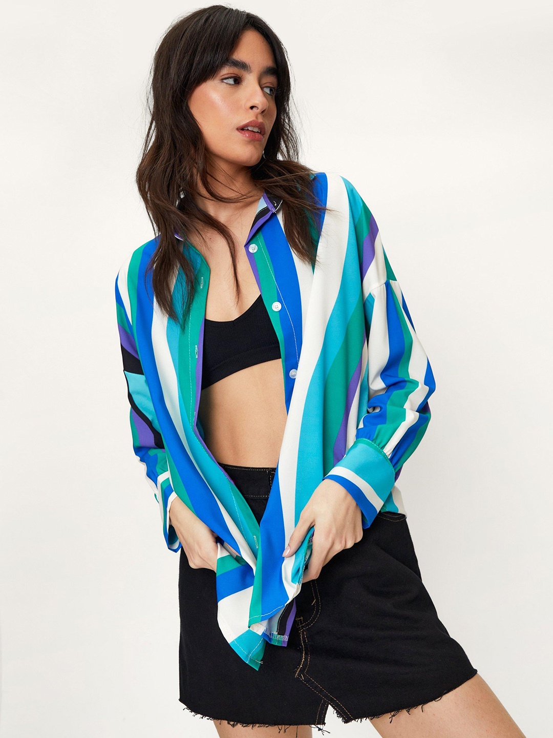 

NASTY GAL Women White & Blue Striped Relaxed Fit Casual Shirt