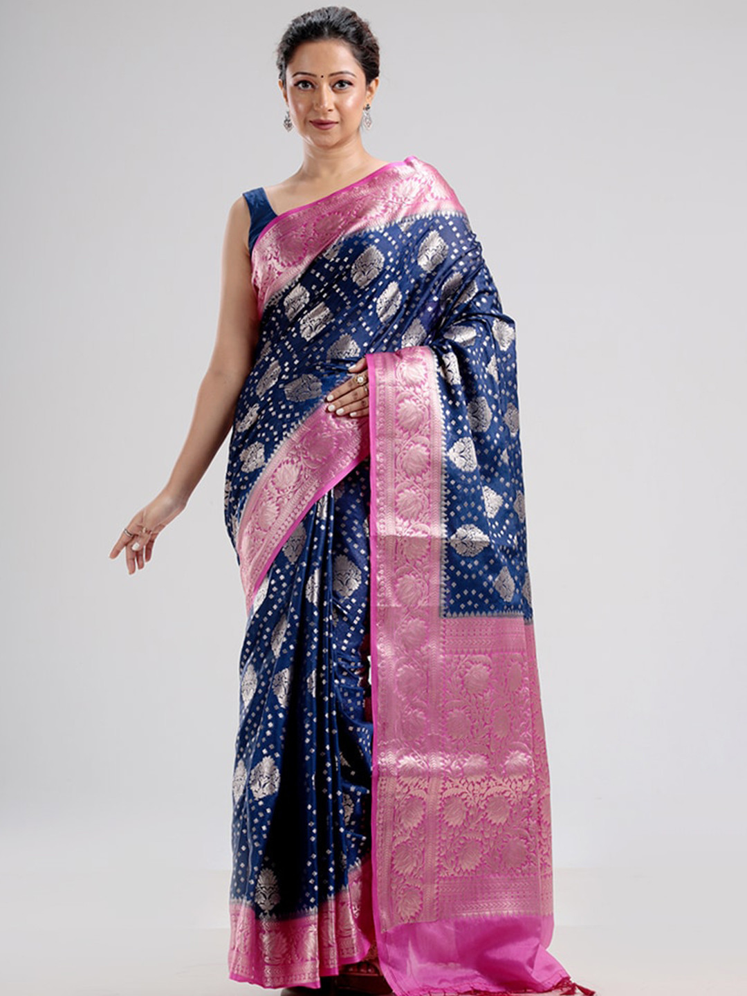 

AllSilks Navy Blue & Purple Floral Zari Silk Blend Saree