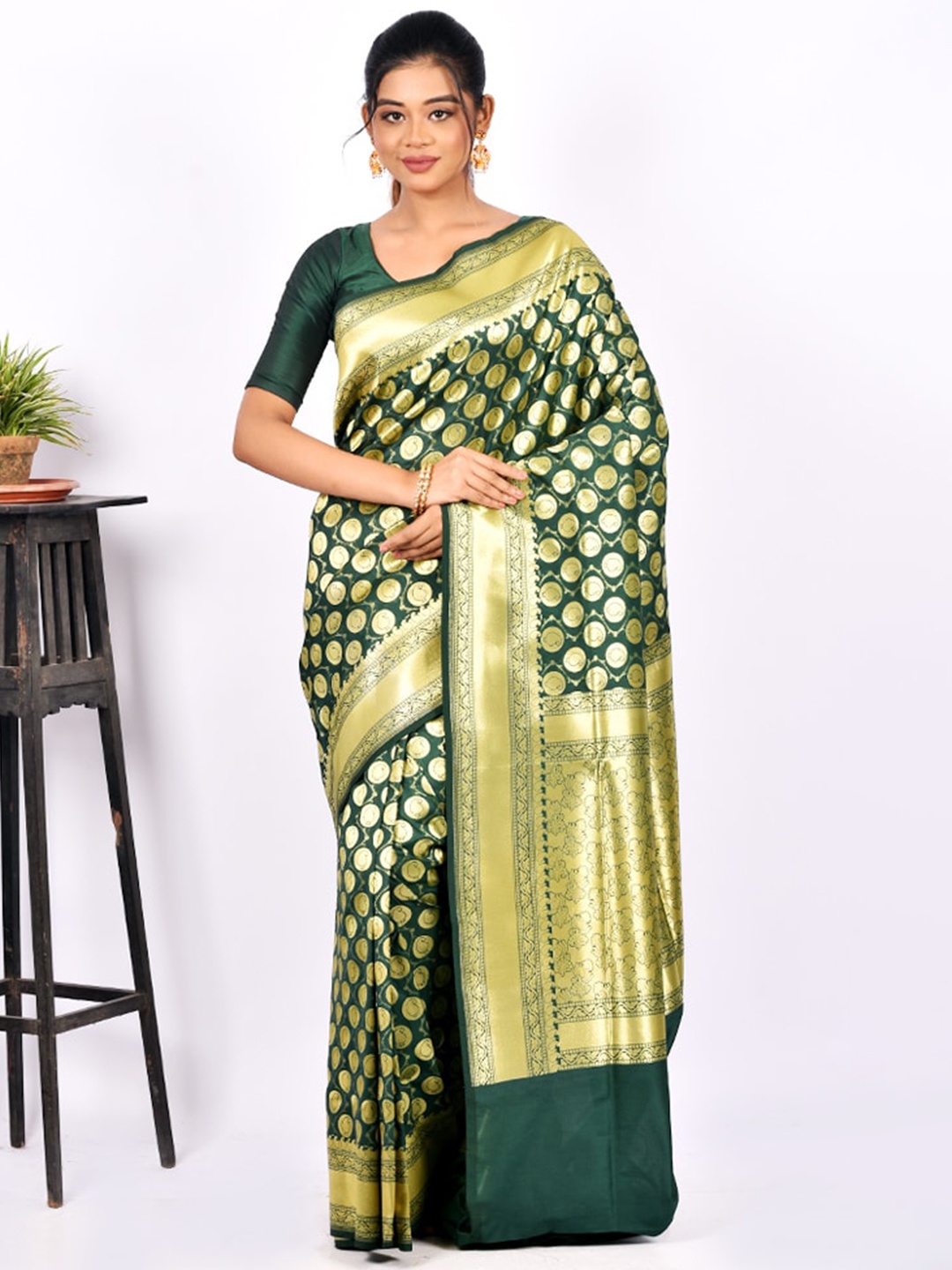 

AllSilks Green & Gold-Toned Ethnic Motifs Zari Silk Blend Uppada Saree