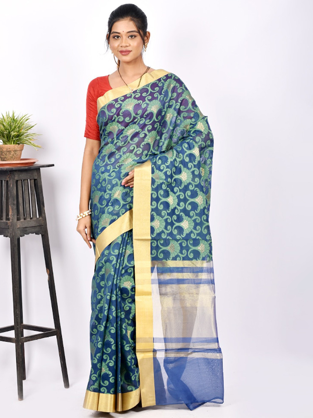

AllSilks Navy Blue & Gold-Toned Ethnic Motifs Zari Silk Blend Saree