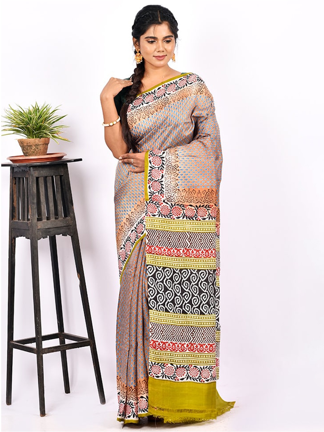 

AllSilks Beige & Black Ethnic Motifs Pure Silk Murshidabad silk Saree