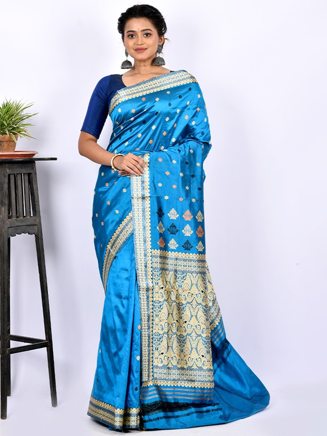 

AllSilks Blue & Gold-Toned Woven Design Zari Pure Silk Saree