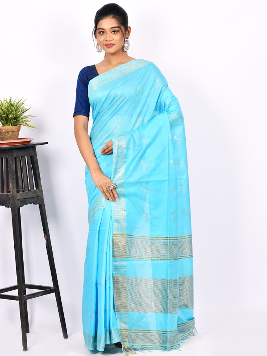 

AllSilks Blue & Gold-Toned Woven Design Zari Silk Blend Tussar Saree
