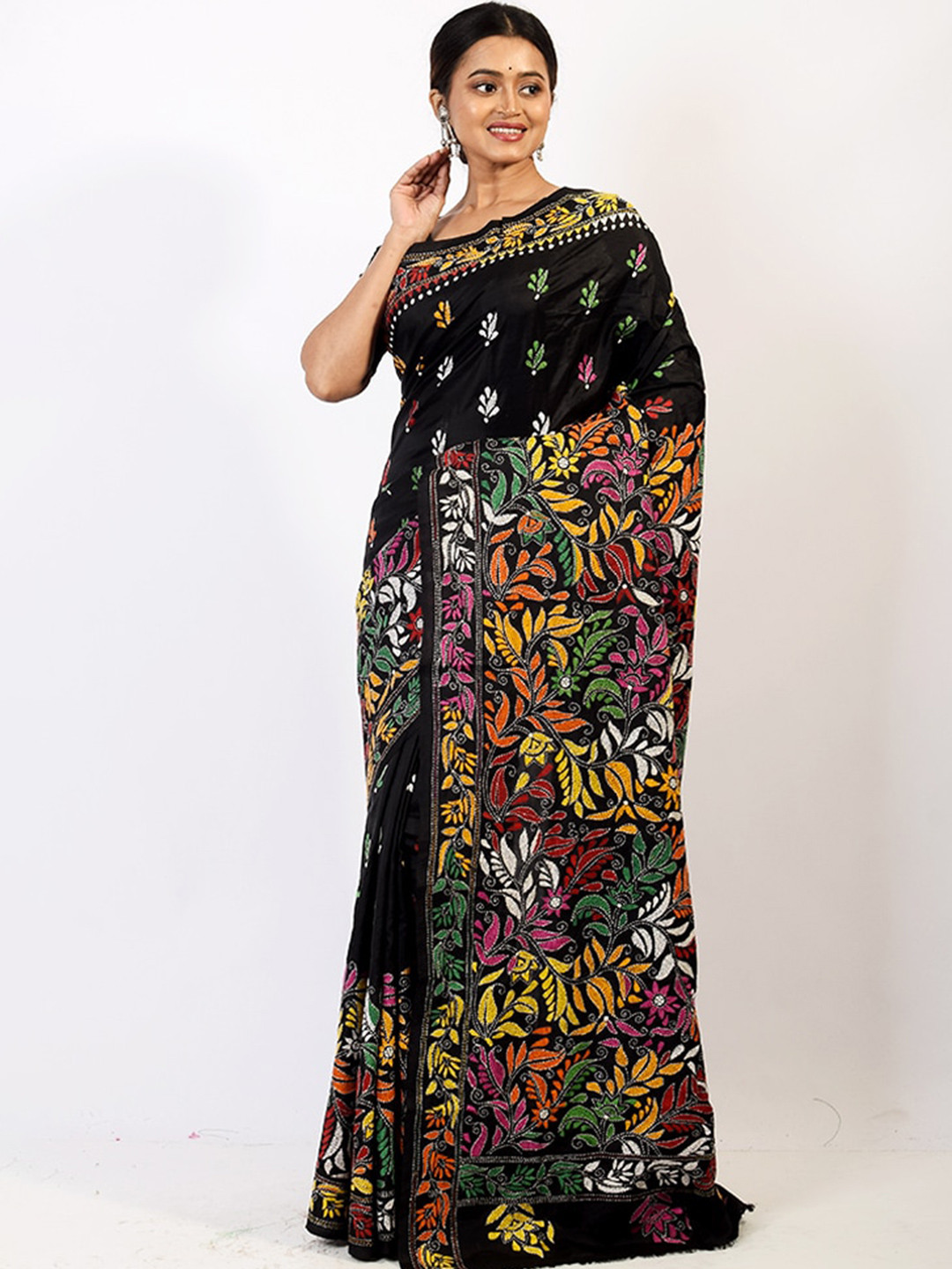 

AllSilks Black & Green Floral Pure Silk Murshidabad Saree