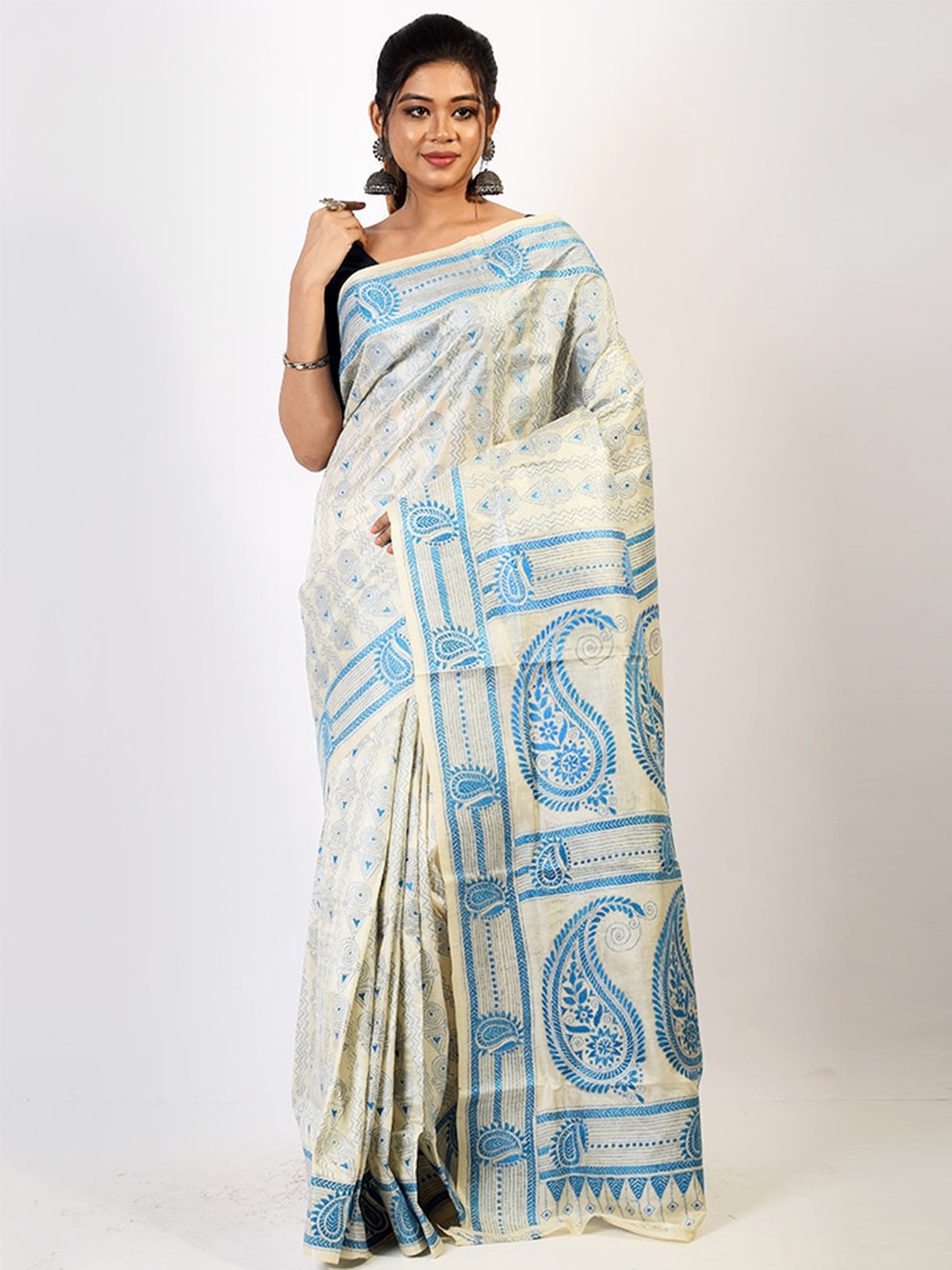 

AllSilks White & Blue Ethnic Motifs Embroidered Pure Silk Murshidabad Saree