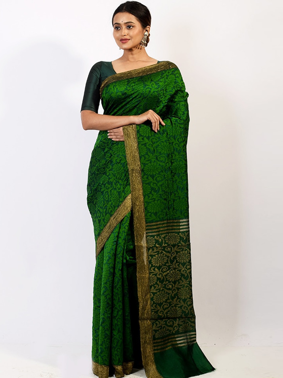 

AllSilks Green & Gold-Toned Floral Zari Silk Blend Saree