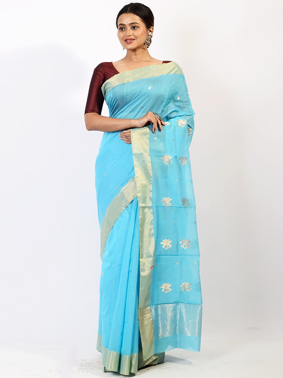 

AllSilks Blue & Gold-Toned Floral Zari Silk Blend Chanderi Saree