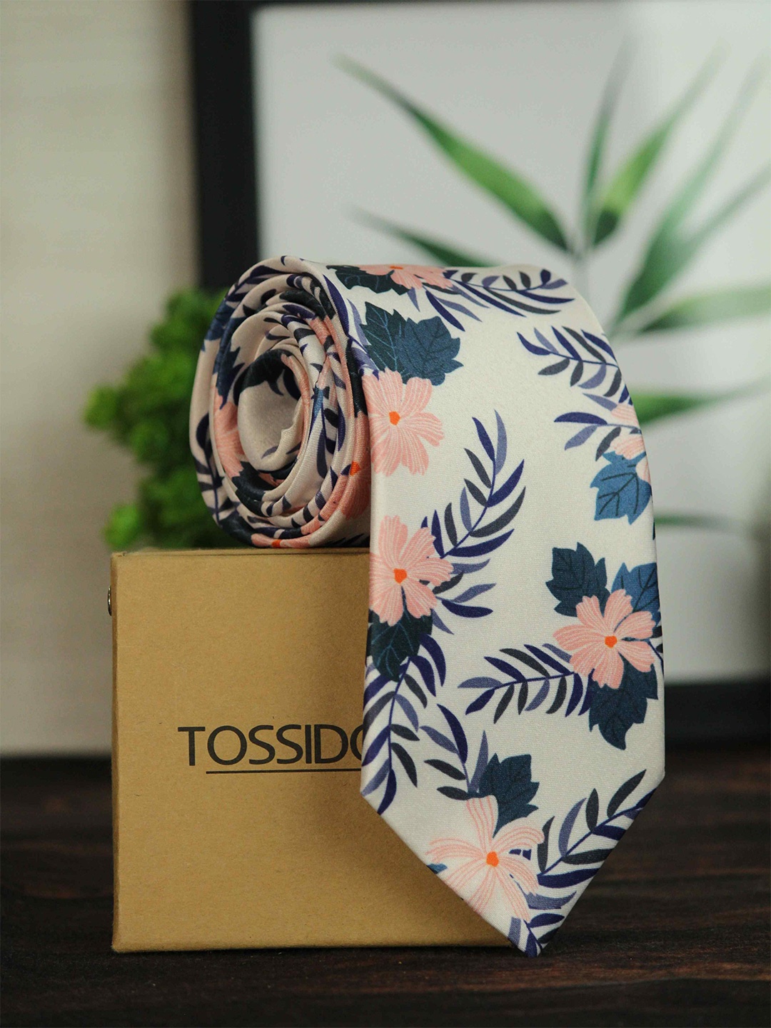 

Tossido Men White & Blue Printed Skinny Tie