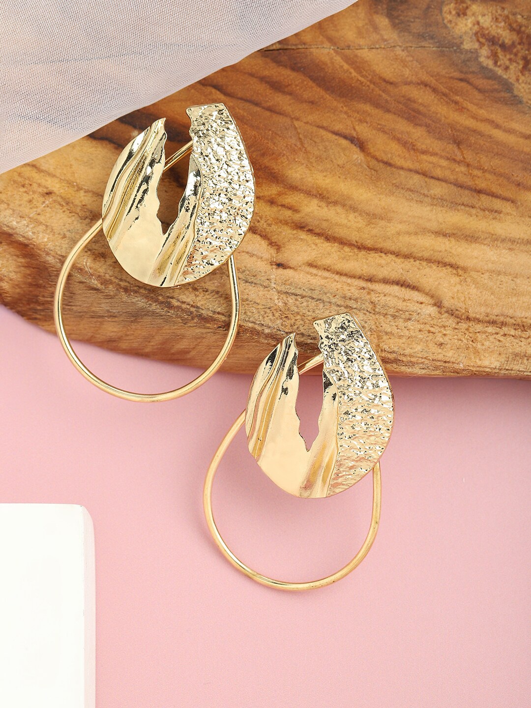 

SOHI Gold-Toned Contemporary Drop Earrings