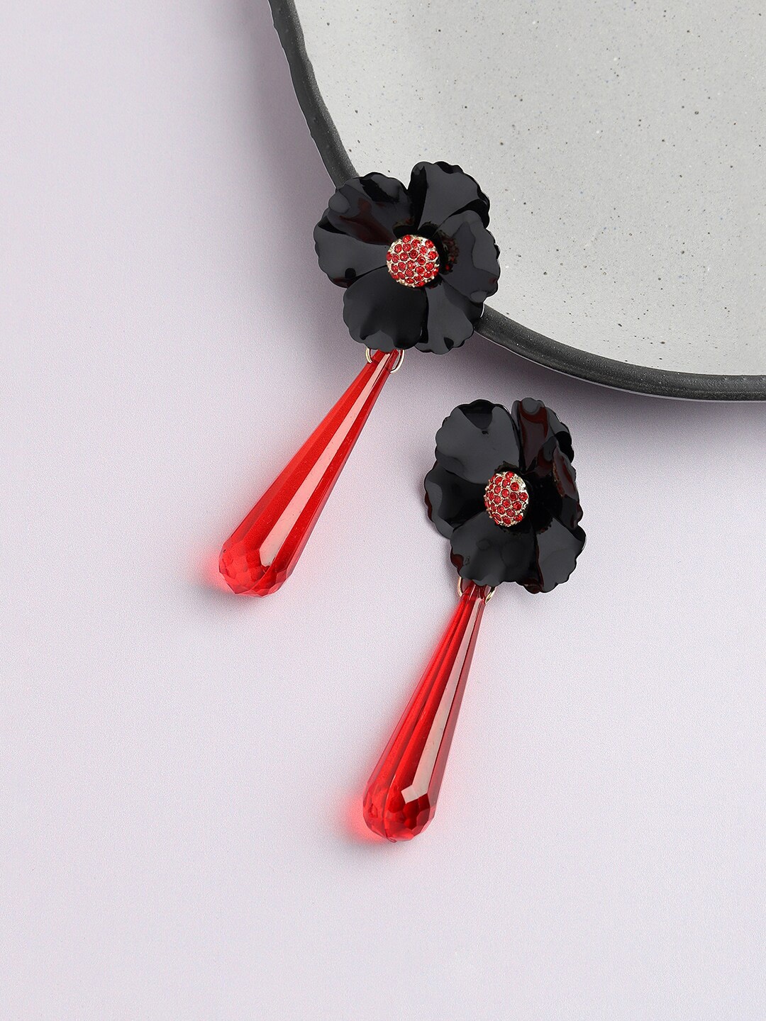 

SOHI Gold Plated Black & Red Contemporary Drop Earrings