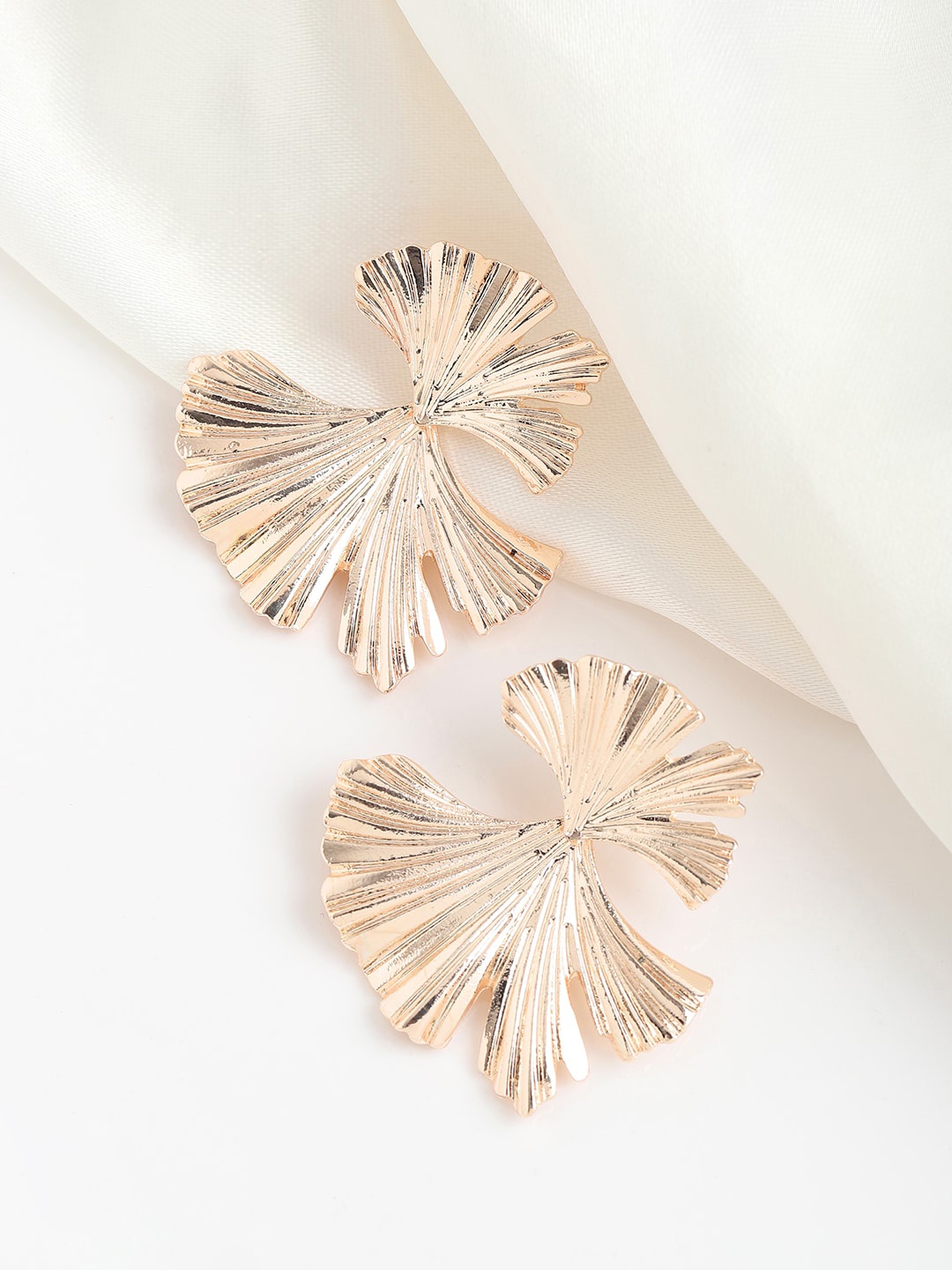 

SOHI Gold-Plated Contemporary Drop Earrings