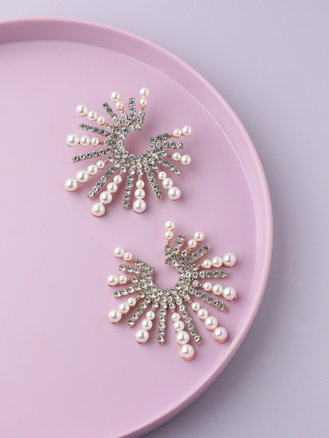 

SOHI Gold Plated White Contemporary Drop Earrings
