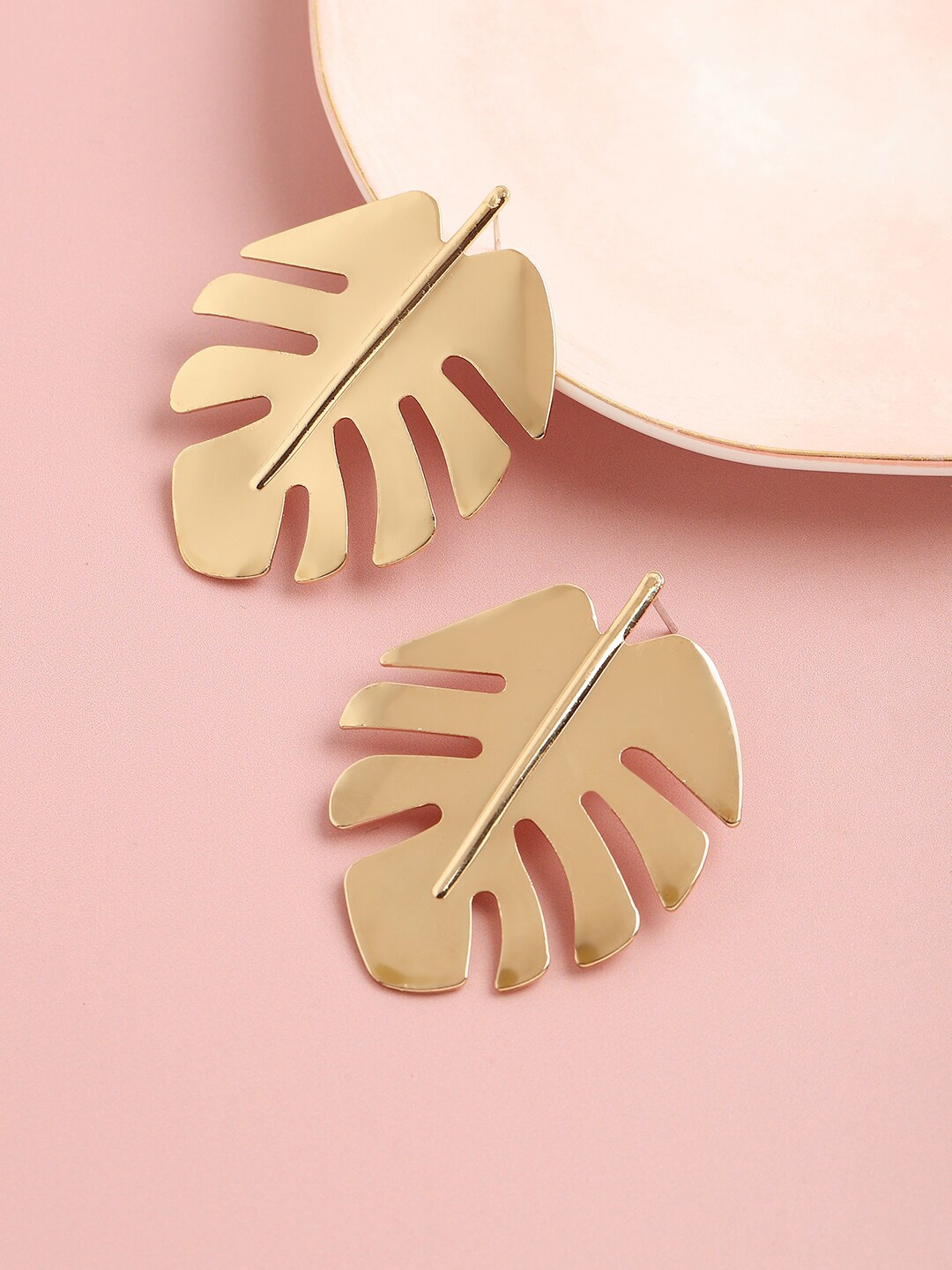 

SOHI Gold-Plated Contemporary Studs Earrings