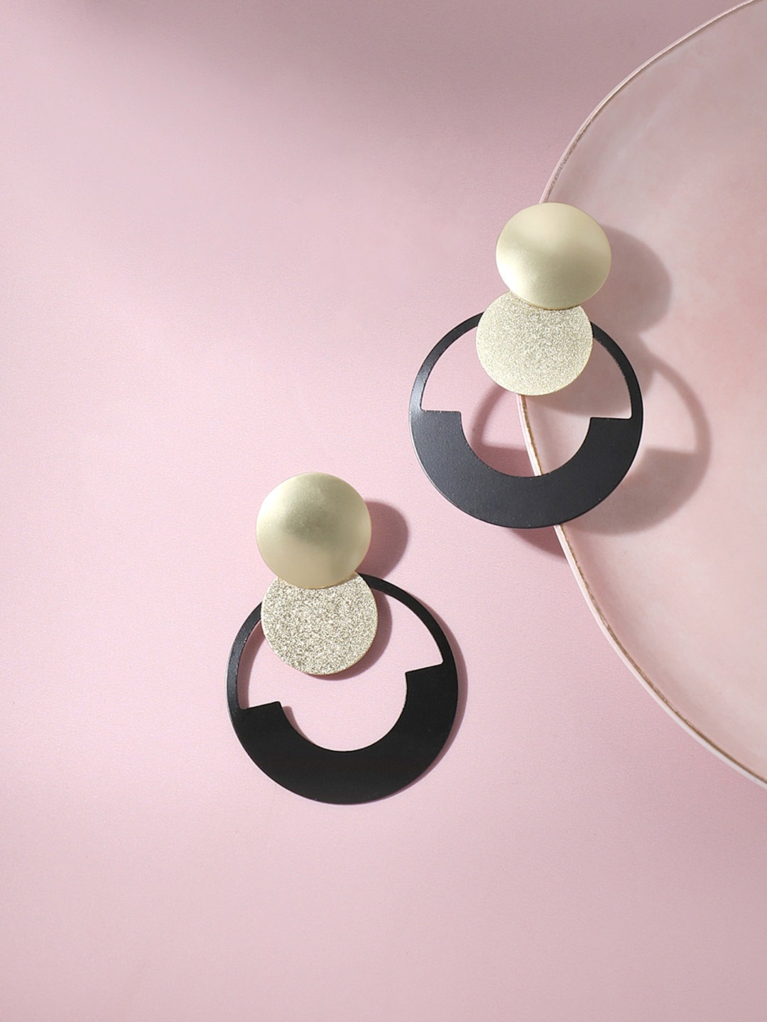 

SOHI Women Gold Plated Grey & White Circular Drop Earrings