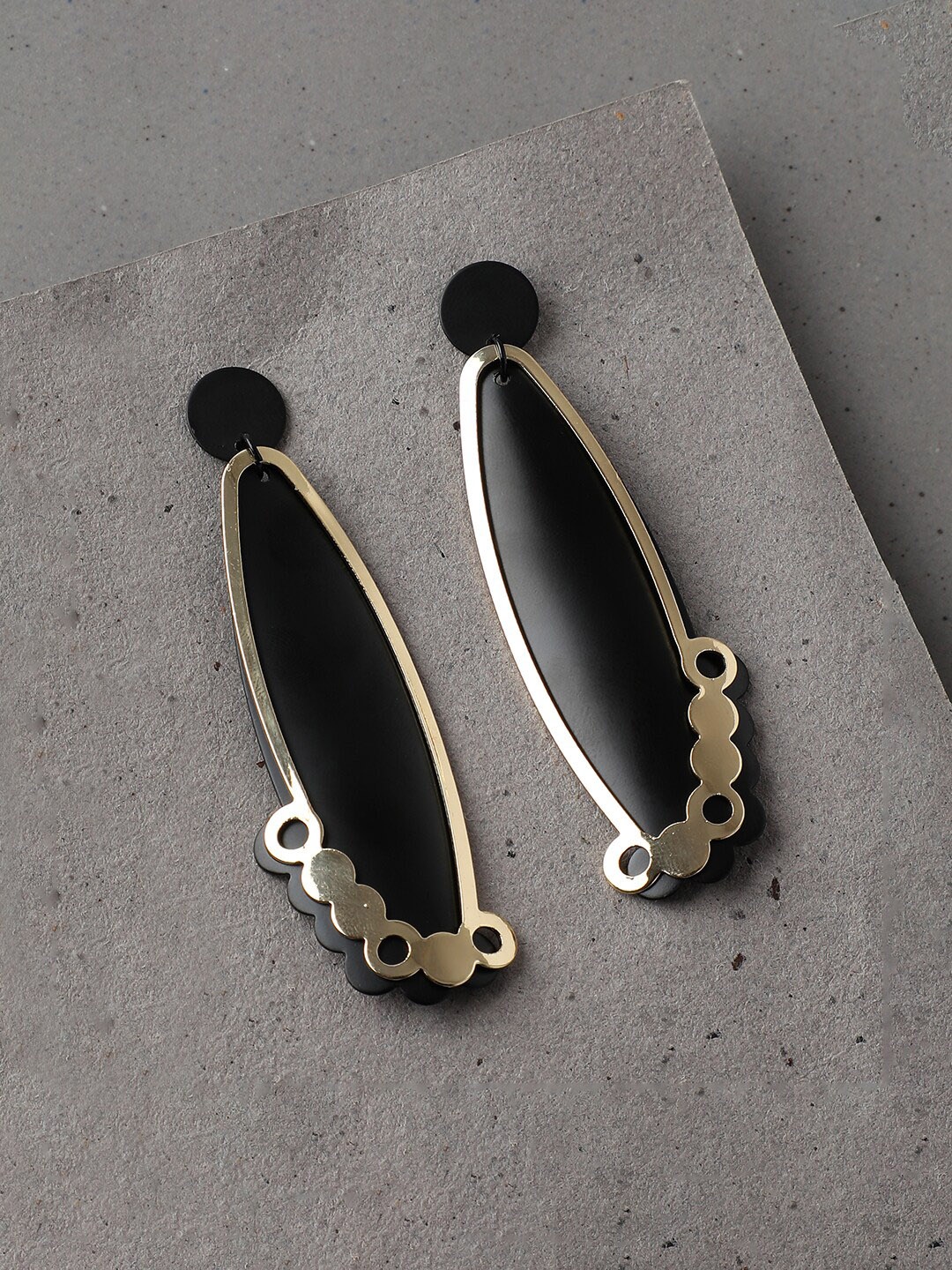 

SOHI Women Gold Plated Black Contemporary Drop Earrings