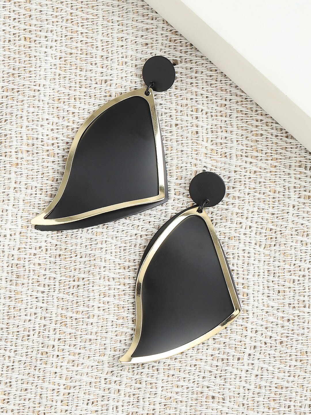 

SOHI Women Gold Plated Black Contemporary Drop Earrings