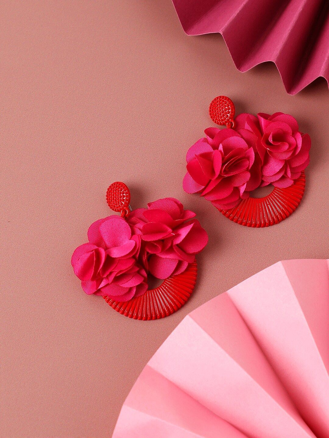 

SOHI Women Red & Pink Floral Drop Earrings