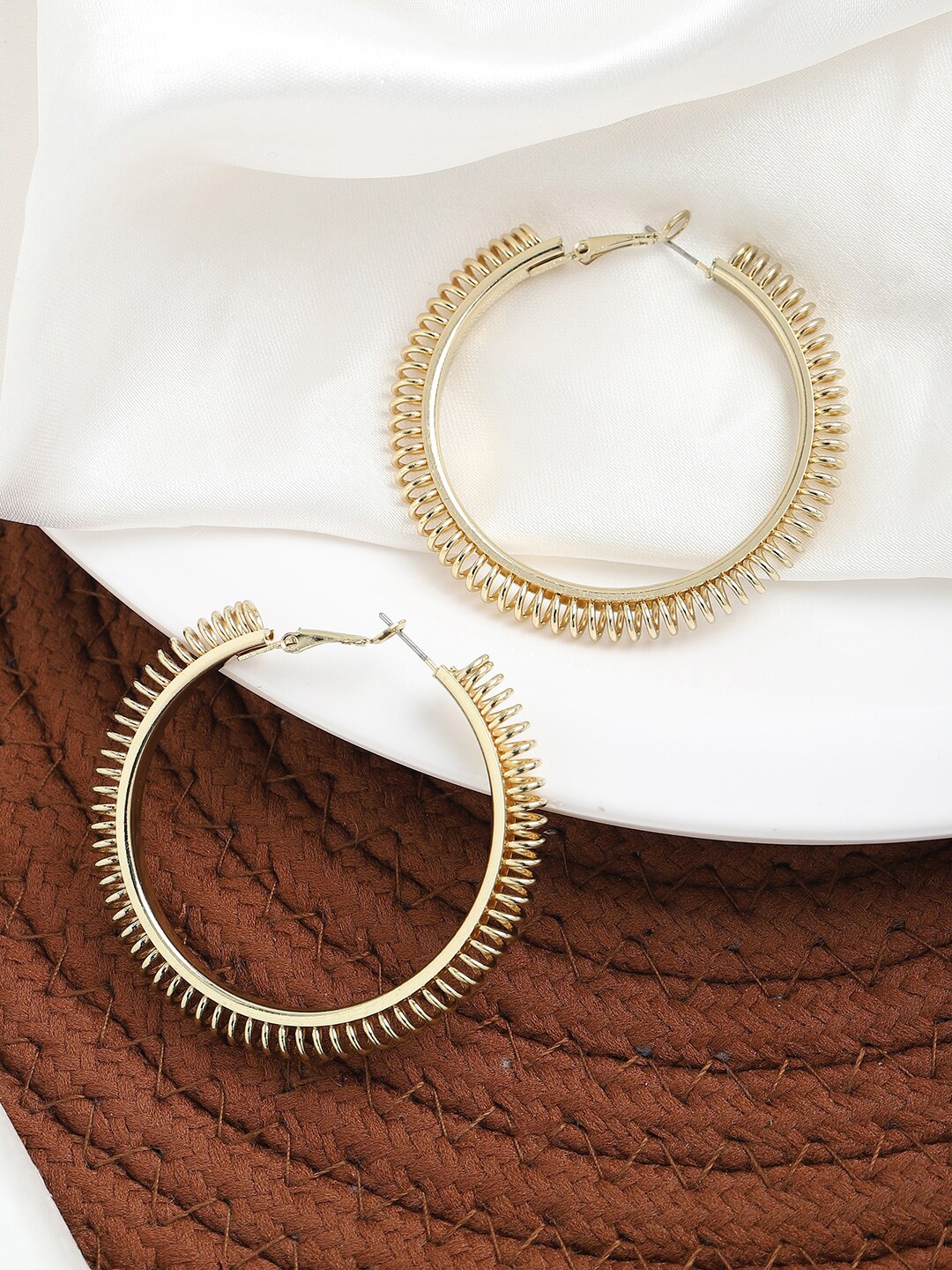 

SOHI Women Gold Plated Gold-Toned Circular Hoop Earrings