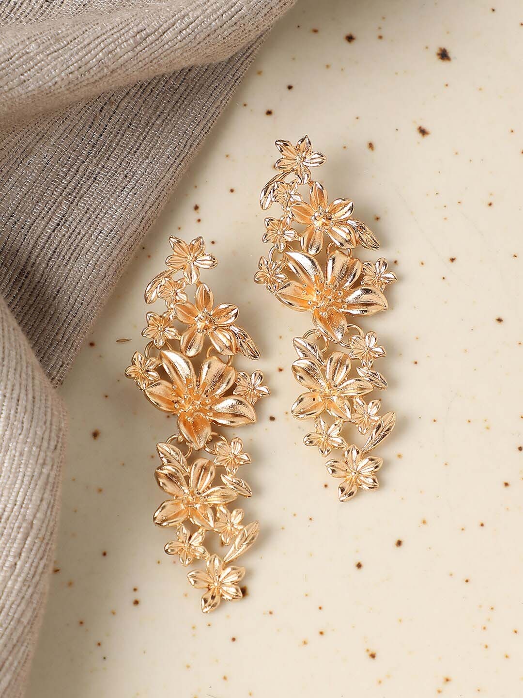 

SOHI Gold-Toned Contemporary Drop Earrings
