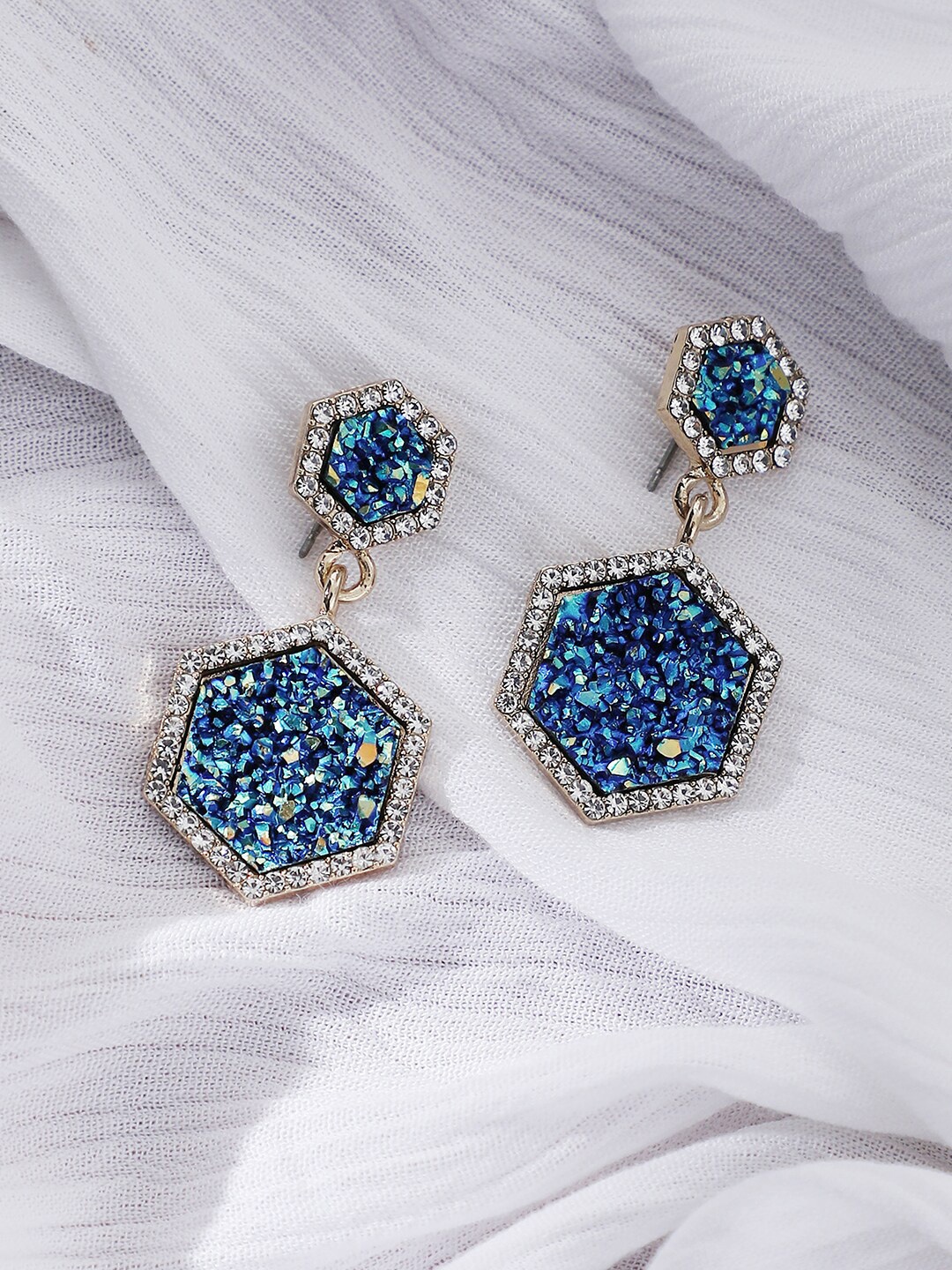 

SOHI Blue & White Gold Plated Contemporary Drop Earrings