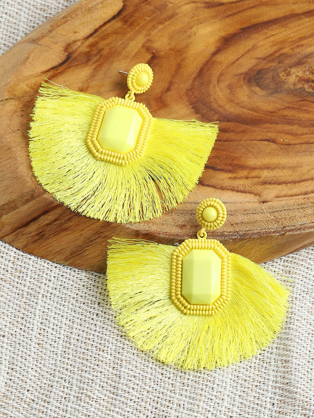 

SOHI Yellow Gold Plated Contemporary Drop Earrings