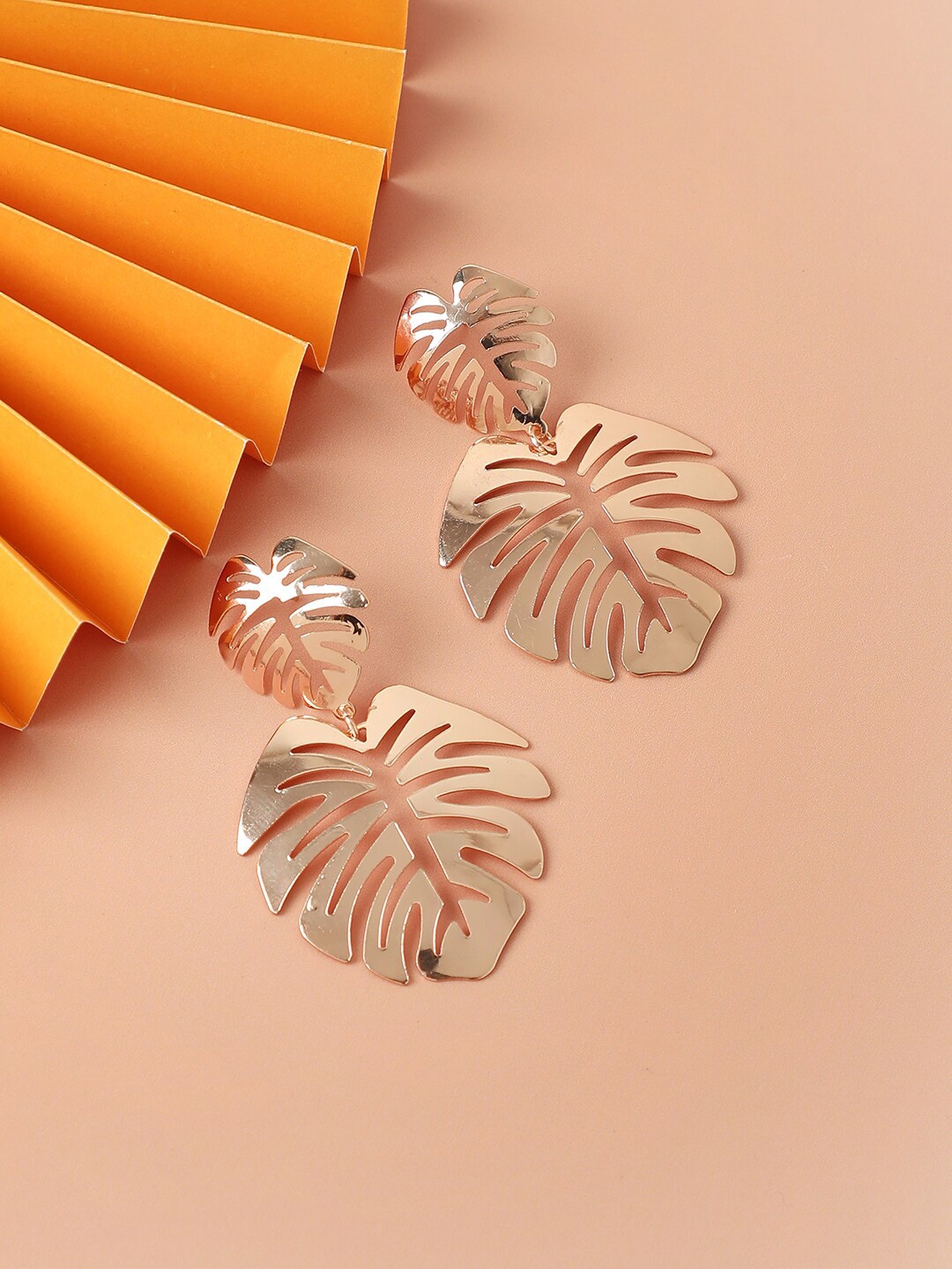 

SOHI Gold Plated Contemporary Drop Earrings