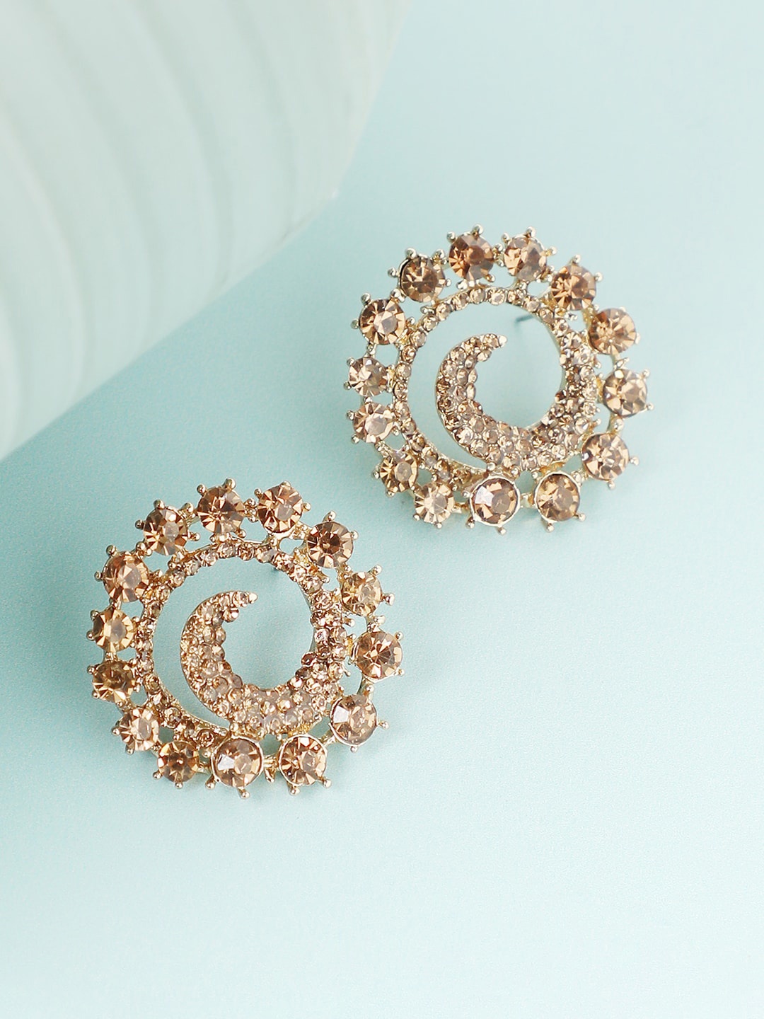 

SOHI Gold Plated Contemporary Studs Earrings