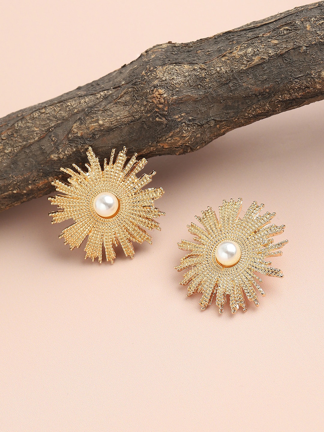 

SOHI White & Gold-Plated Floral Studs Earrings