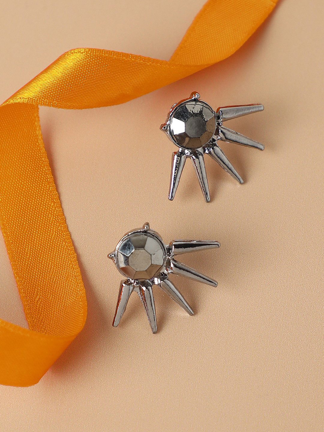 

SOHI Silver-Plated Contemporary Studs Earrings