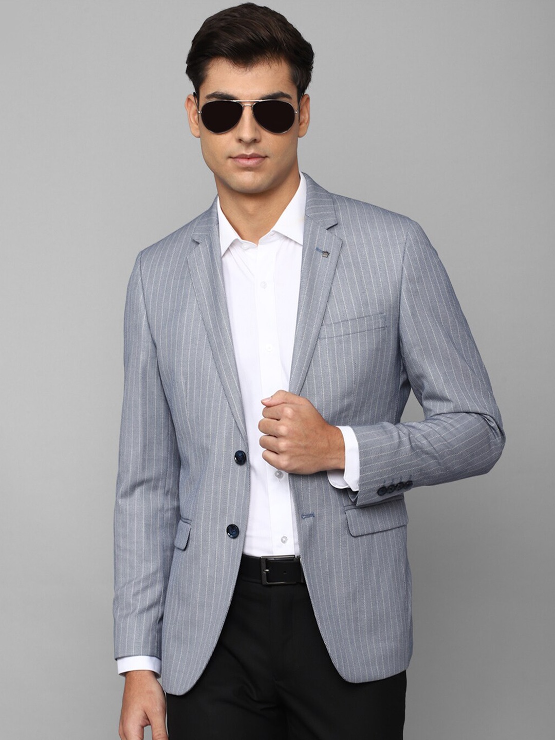 

Louis Philippe Men Blue Striped Single Breasted Blazer