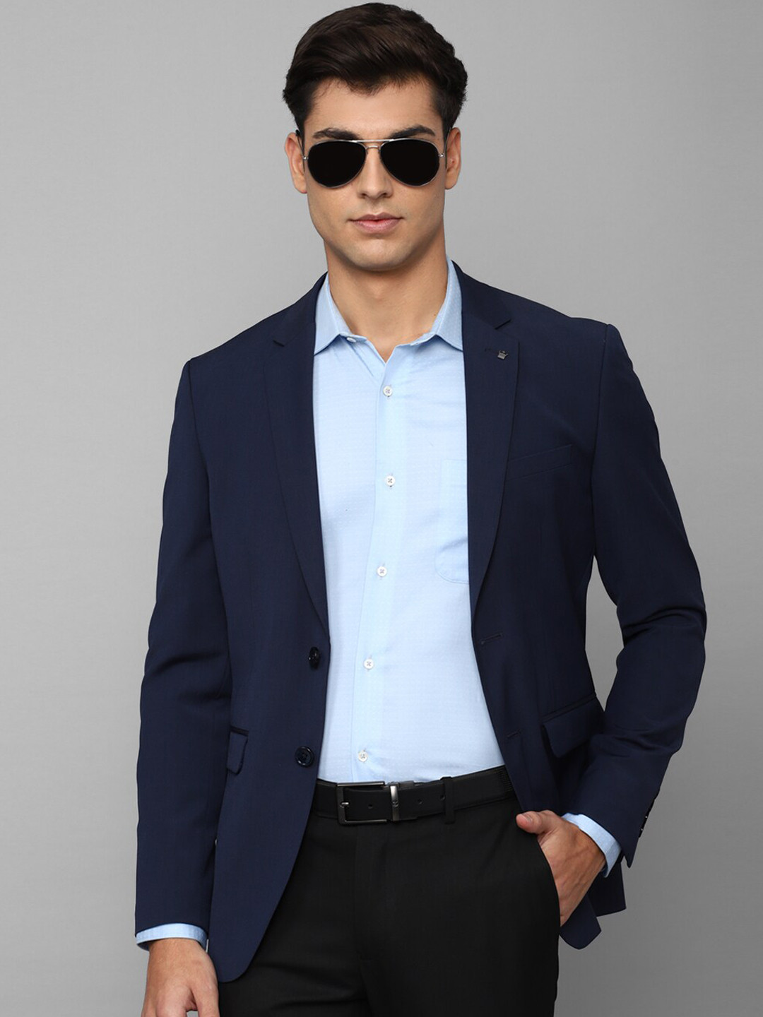 

Louis Philippe Men Navy Blue Single Breasted Blazer