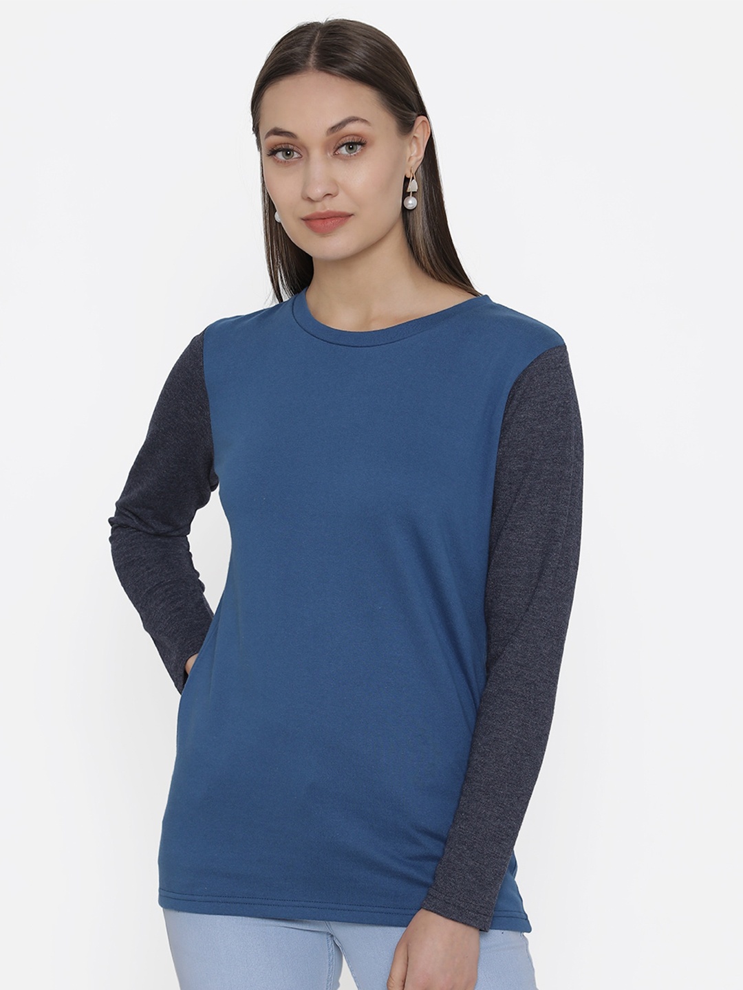 

DOOR74 Women Blue & Black Colourblocked T-shirt