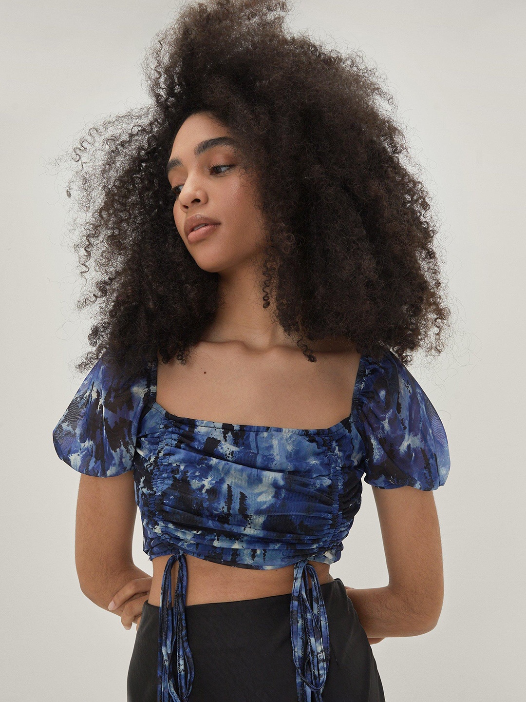

NASTY GAL Blue & Black Abstract Print Ruched Crop Top
