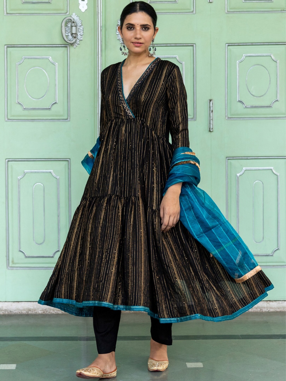 

MYAARA Women Black Printed Angrakha Kurta with Trousers & With Dupatta