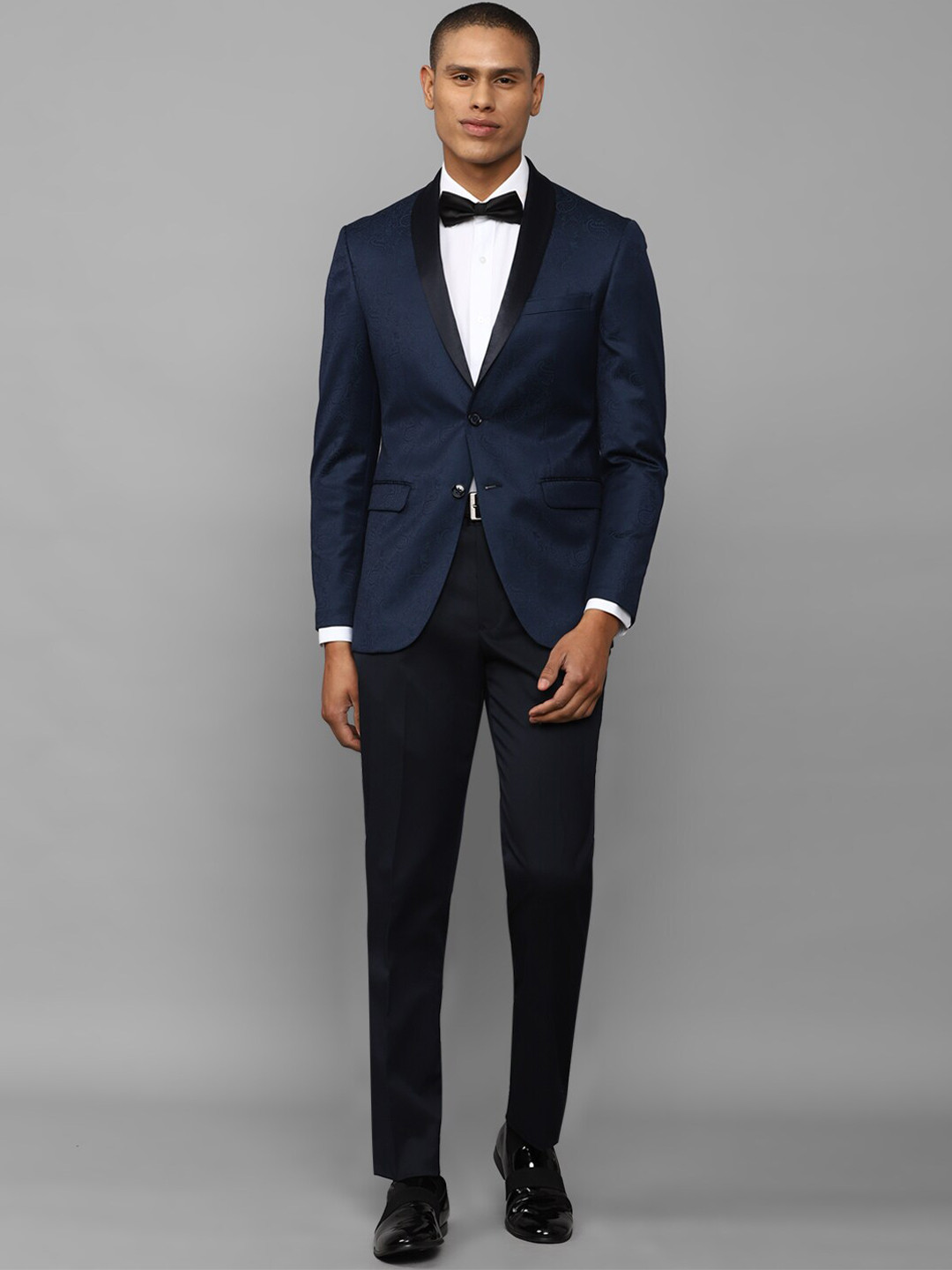

Allen Solly Men Navy Blue & Black Slim-Fit Single-Breasted Tuxedo 2 Piece Suit