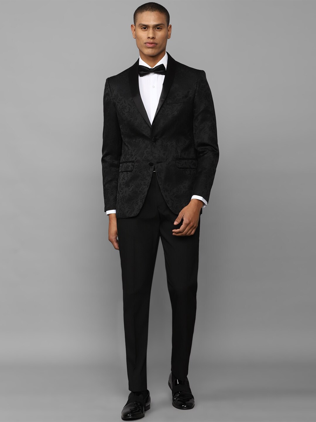 

Allen Solly Men Black Self-Design Single-Breasted Two-Piece Suit