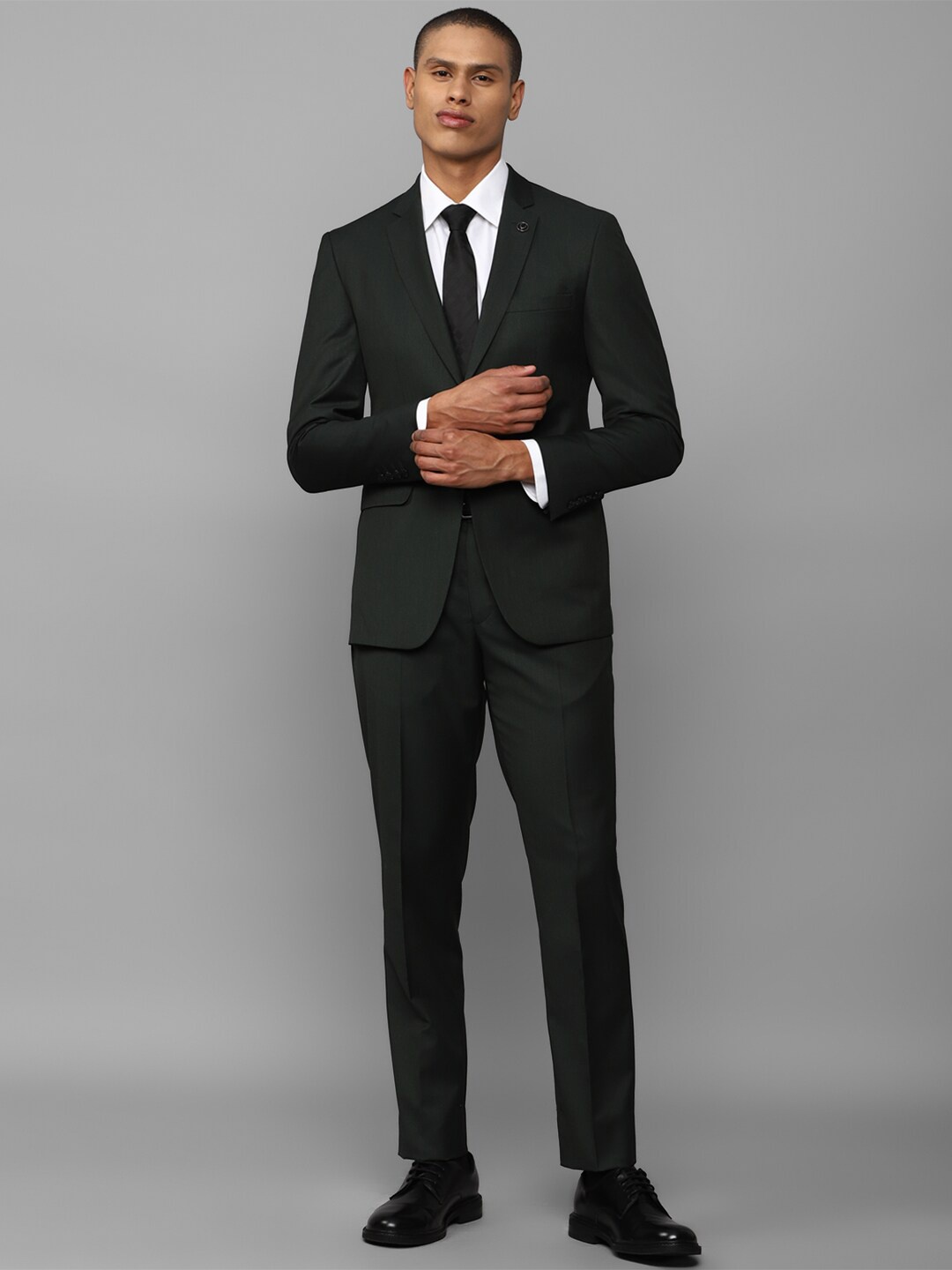 

Allen Solly Men Black Slim-Fit Single-Breasted Two Piece Formal Suit