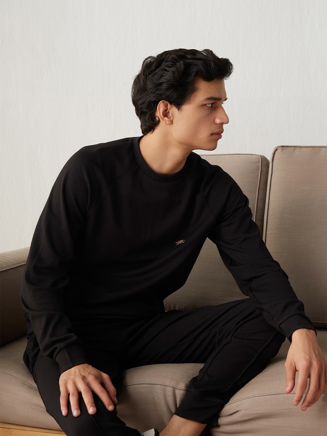 

Andamen Round Neck Sweatshirt, Black