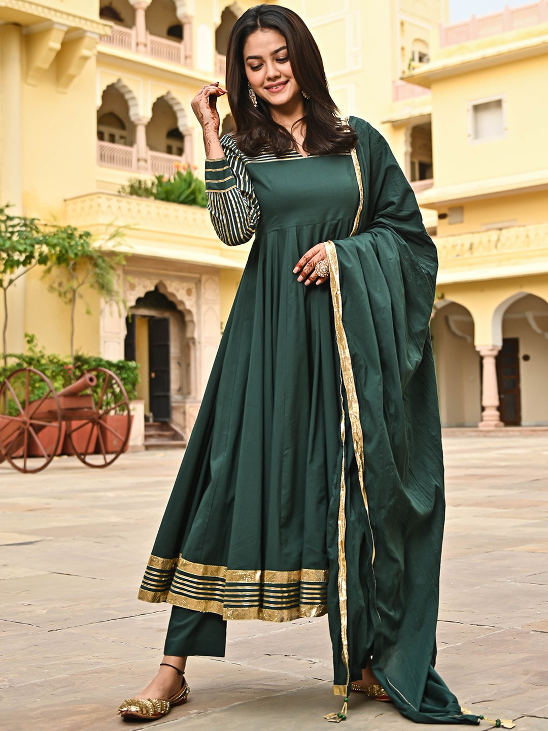 

Bunaai Women Green Pure Cotton Kurta with Trousers & With Dupatta