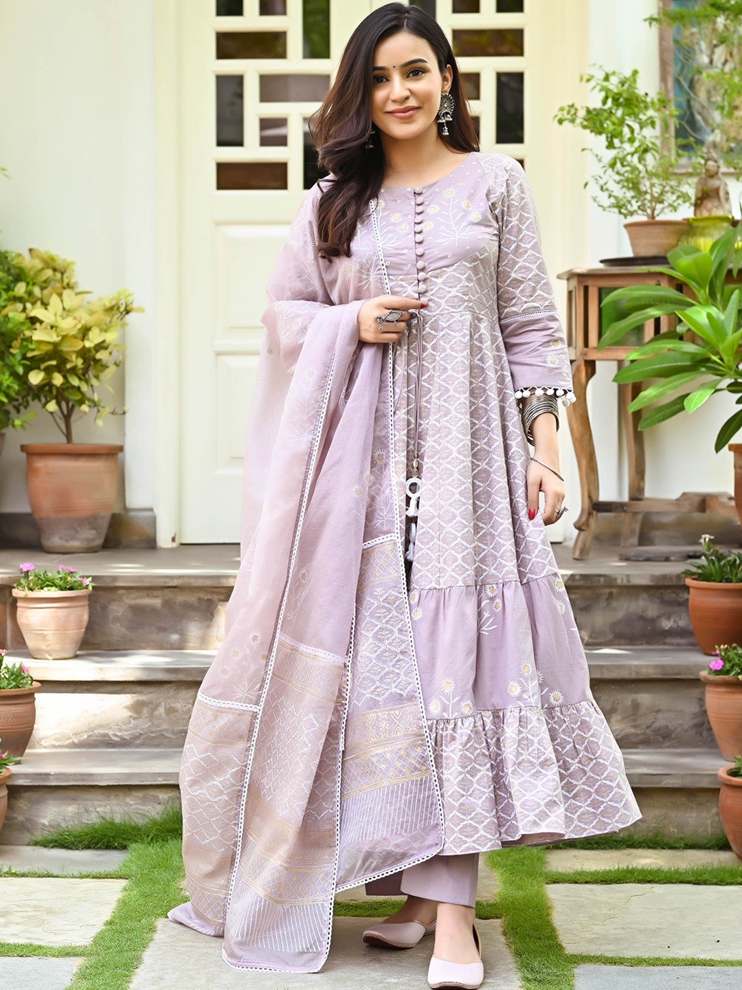 

Bunaai Women Lavender Floral Printed Tiered Pure Cotton Kurta with Trousers & With Dupatta