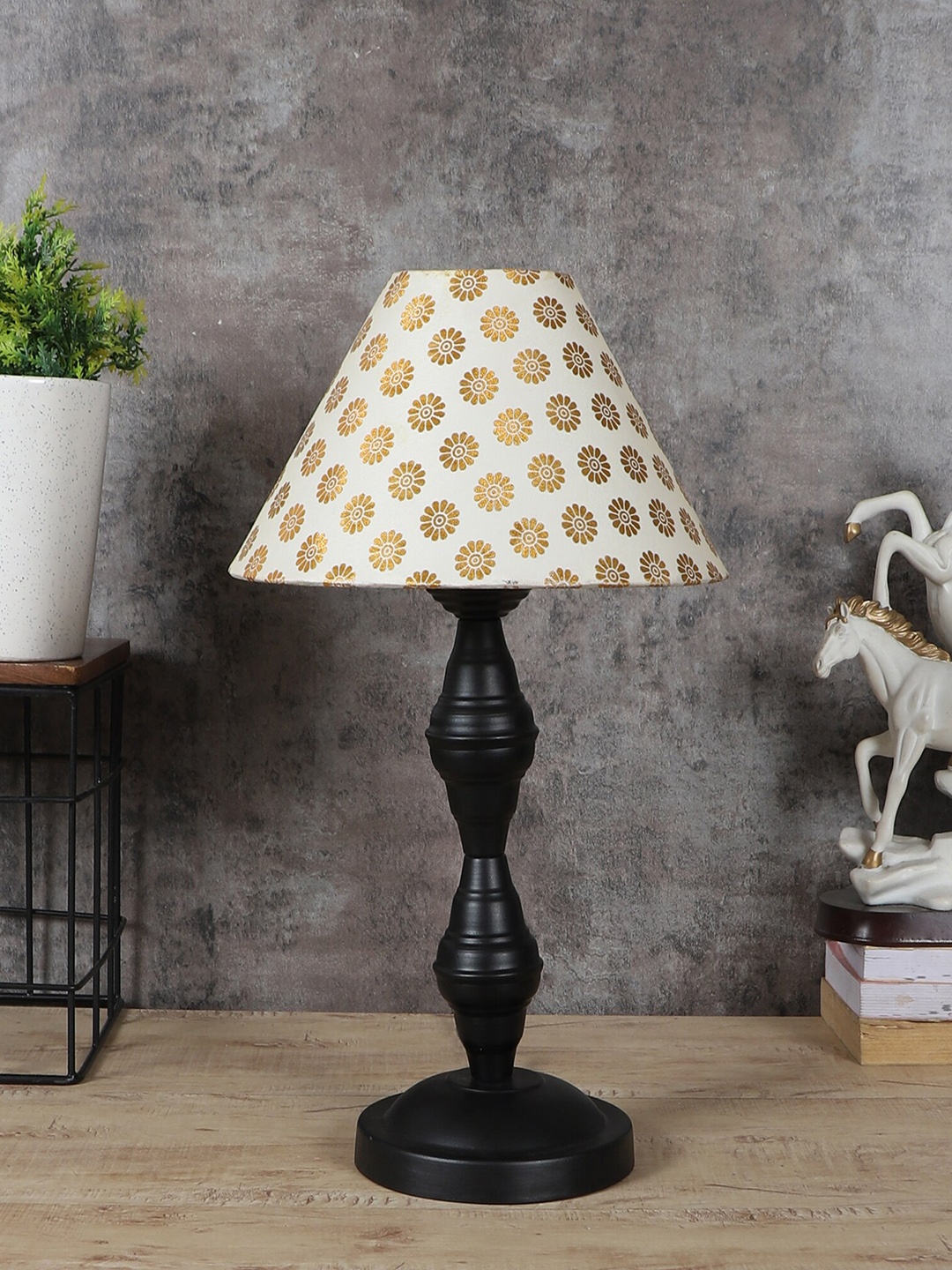 

MFD HOME FURNISHING White & Black Printed Metal Table Lamp