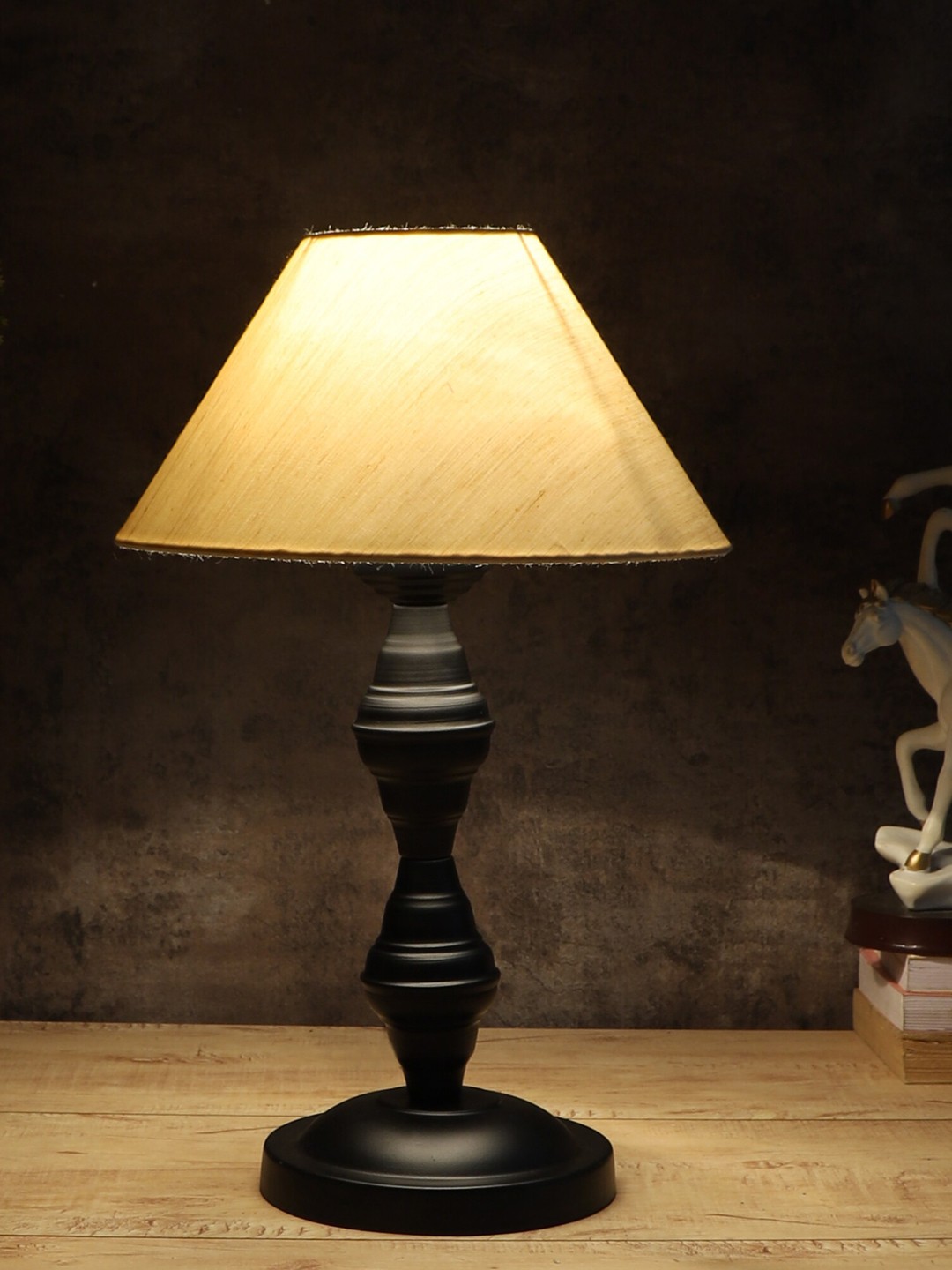 

MFD HOME FURNISHING Beige & Black Contemporary Table Lamp
