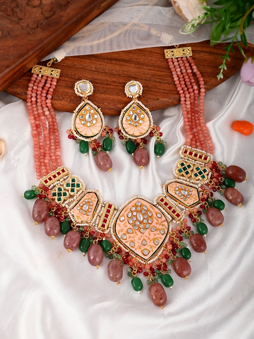 

DASTOOR Gold-Plated Kundan-Studded & Beaded Jewellery Set, Multi